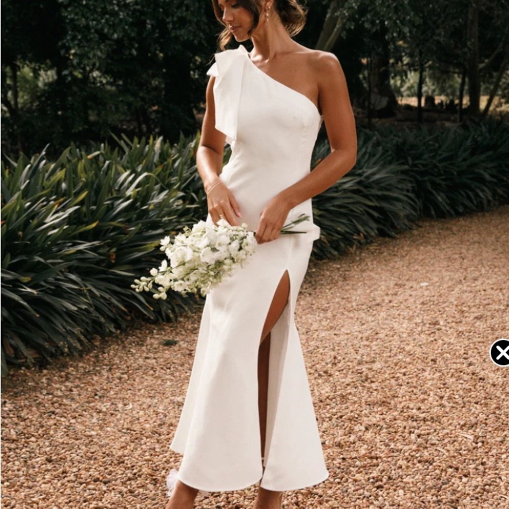 Petal and pup CHARMED ONE SHOULDER MIDI DRESS - OFF WHITE
